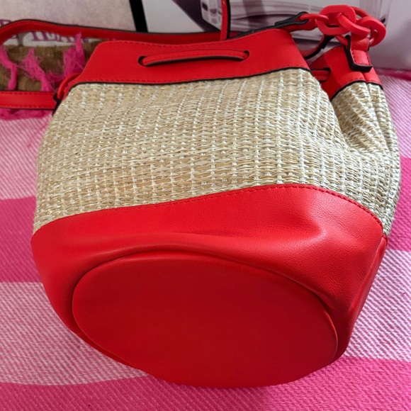 Simply Vera Bucket Bag NWOT raffia and vegan bag and a tote vegan bag - Picture 7 of 9